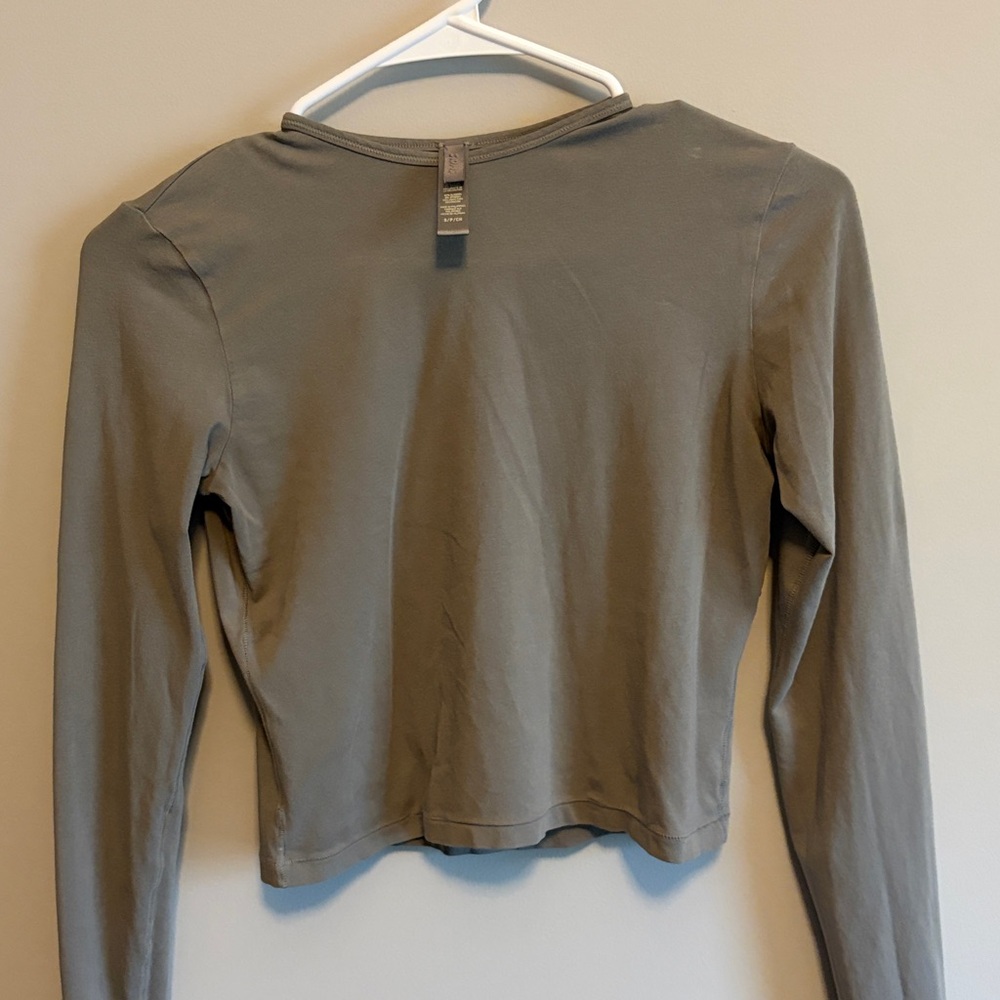 SKIMS Women's Long-Sleeve Crewneck Top in Olive